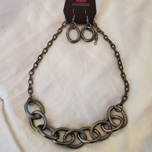 Paparazzi Gunmetal Short Link Necklace Set NWT